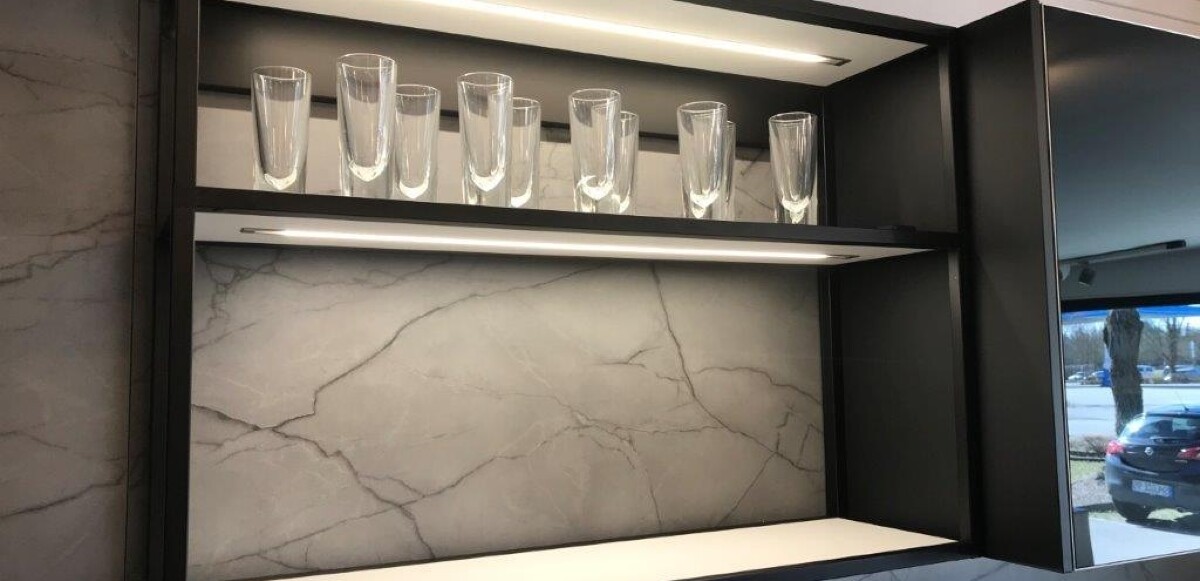 Schüller Küche Oberflächenlackierung mit Anti Finger Print