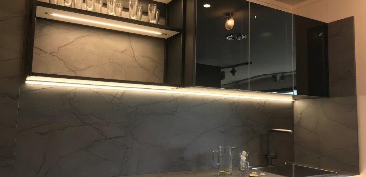 Schüller Küche Oberflächenlackierung mit Anti Finger Print